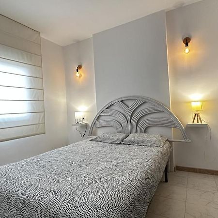 Apartamento De Playa En Santa Margarita. Roses Bagian luar foto