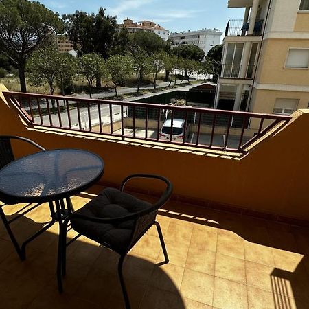 Apartamento De Playa En Santa Margarita. Roses Bagian luar foto