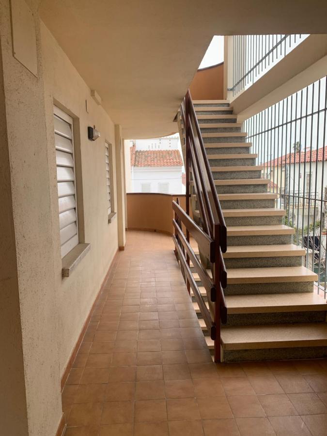 Apartamento De Playa En Santa Margarita. Roses Bagian luar foto
