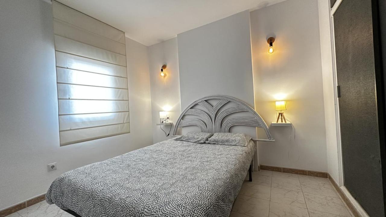 Apartamento De Playa En Santa Margarita. Roses Bagian luar foto